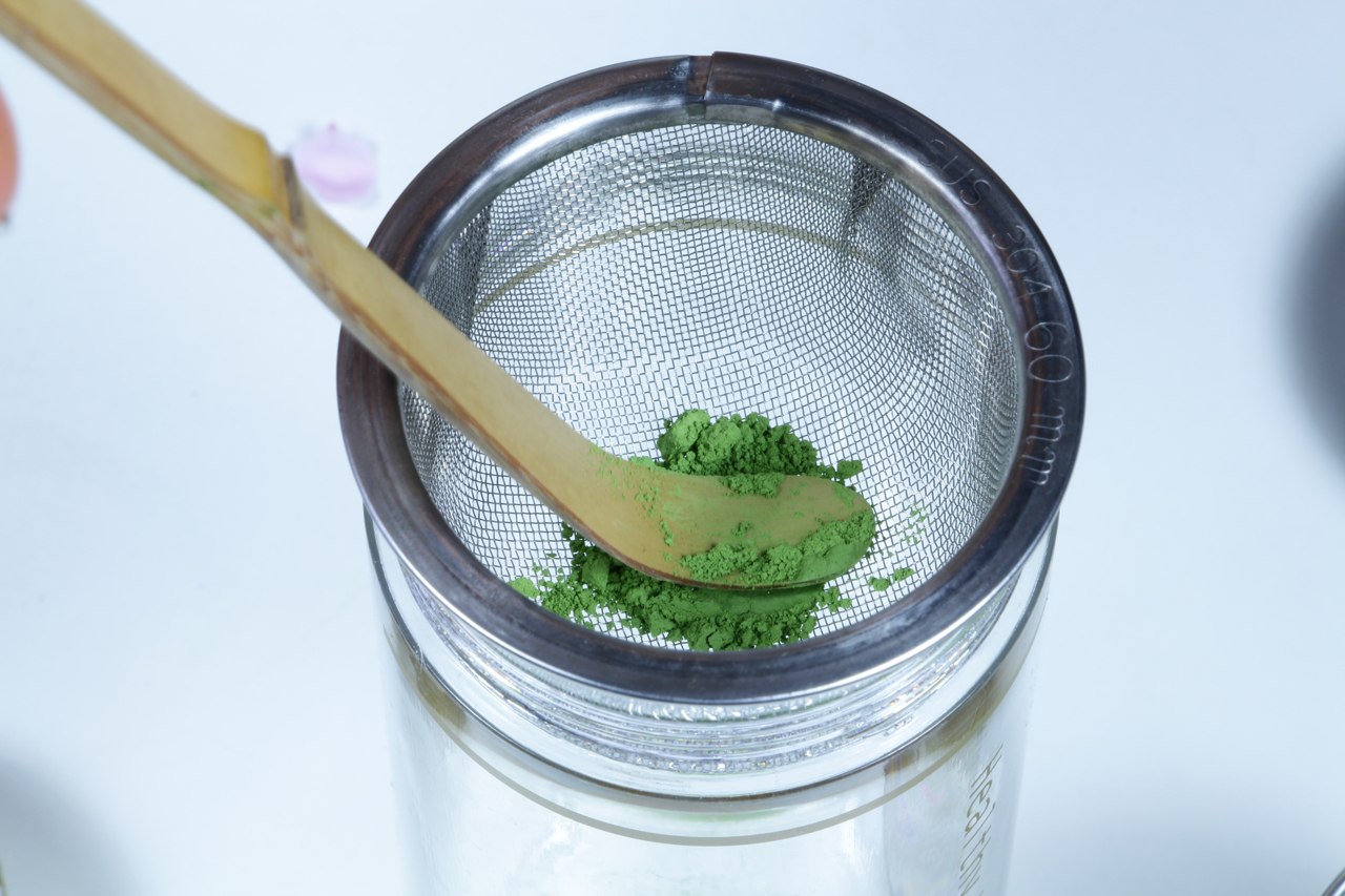 Why Sifting Matcha Before Drinking It Is So Important – Matcha Yu Tea
